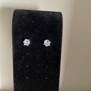 Elegant cubic Zirconia  Silver Stud Earrings.       E
